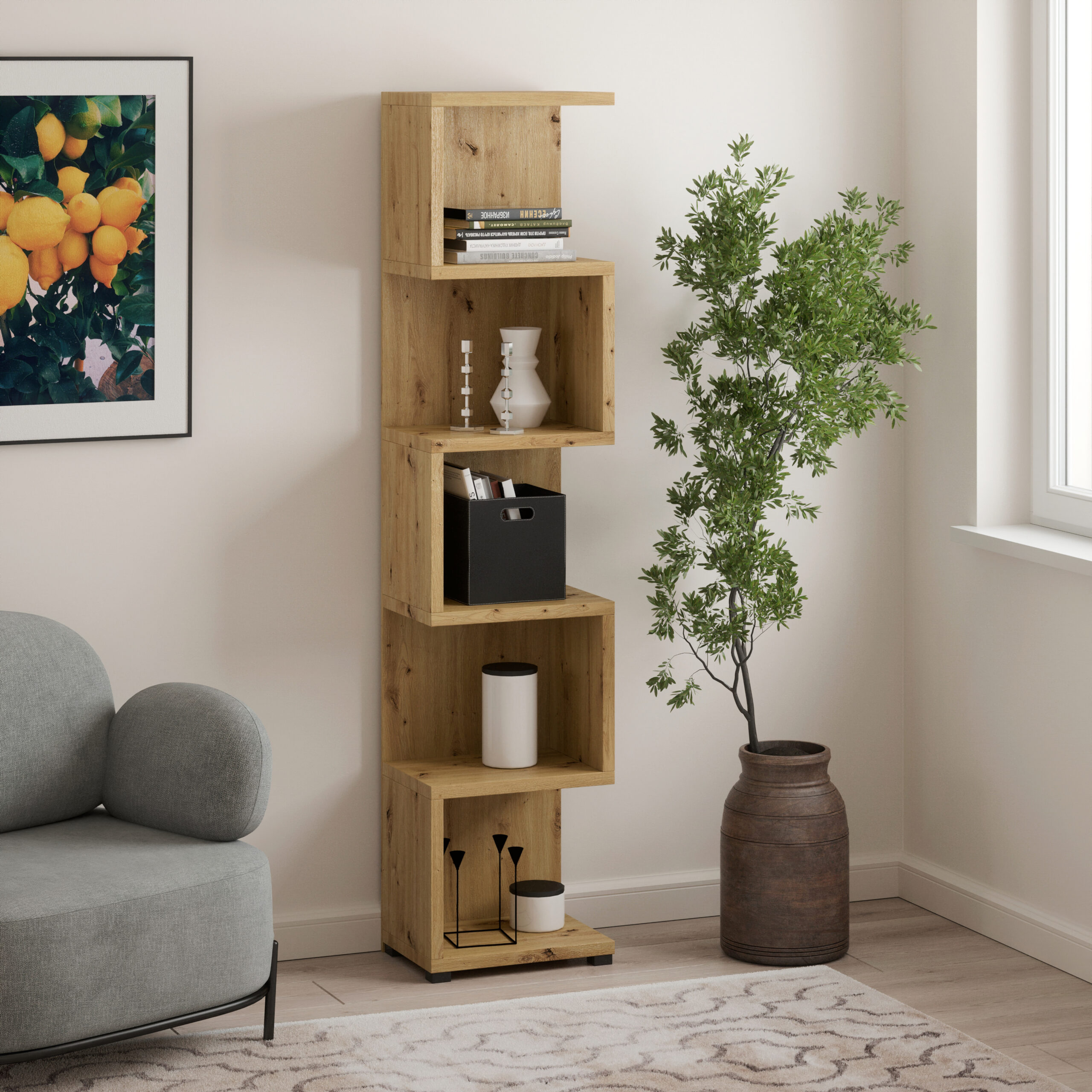 Keskeny álló polc lépcsőzetes rekeszekkel, kis helyre