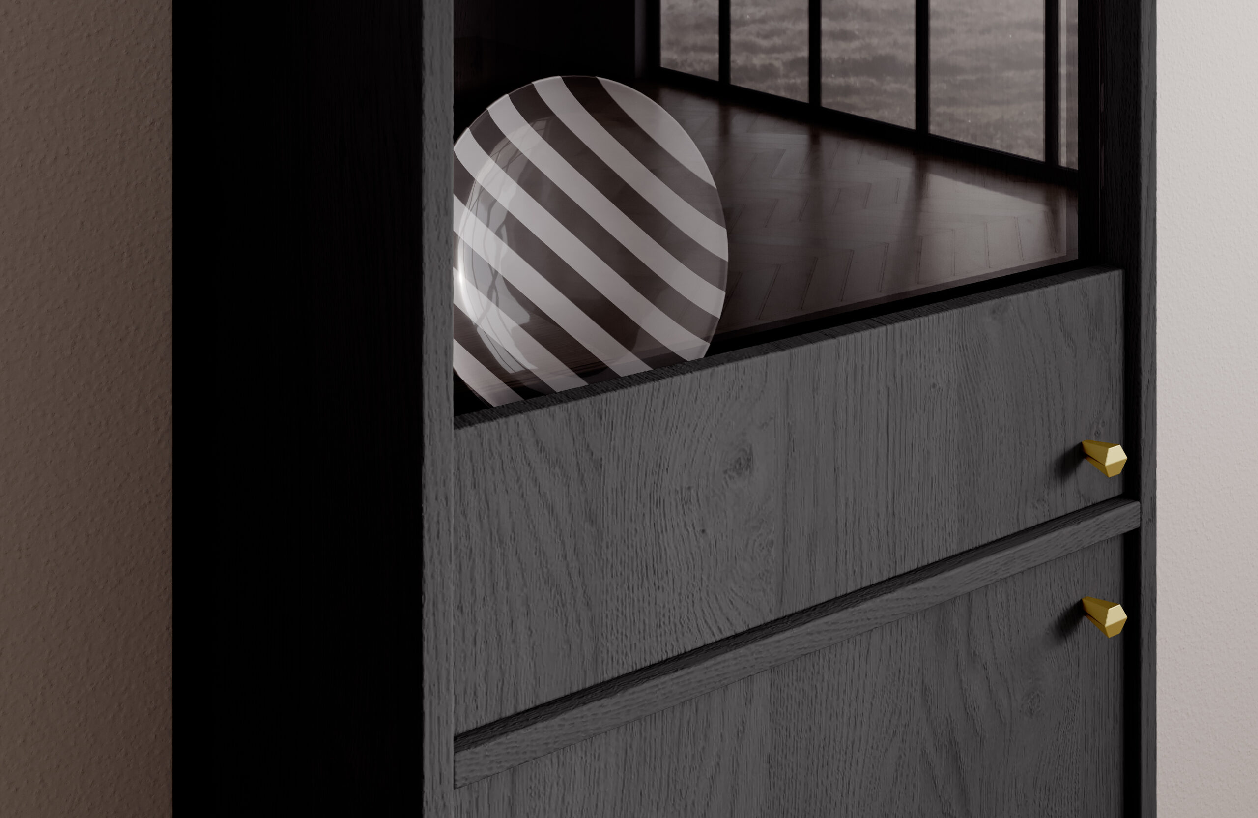 Vitrines szekrény sötét kivitelben, üvegfronttal és arany színű gombfogantyúkkal